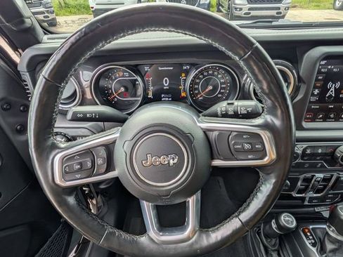Used 2021 Jeep Wrangler Unlimited Sahara AWD/4WD image 16