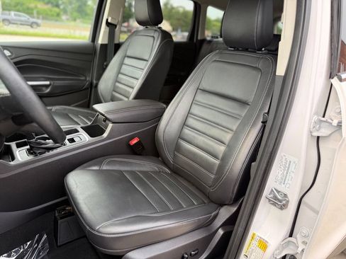 Used 2019 Ford Escape Titanium AWD/4WD image 24