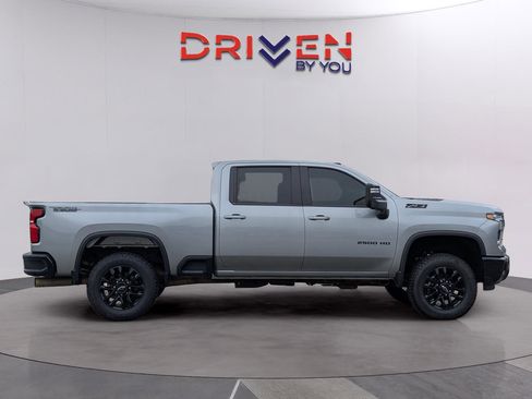 Used 2025 Chevrolet Silverado 2500 LT w/ Trail Boss Package image 7