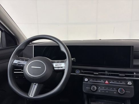 Certified 2025 Hyundai Tucson SE image 22