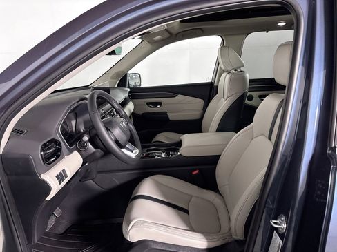 New 2026 Honda Pilot Touring image 11