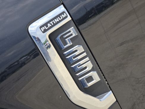 Used 2021 Ford F250 Platinum w/ FX4 Off-Road Package AWD/4WD image 11