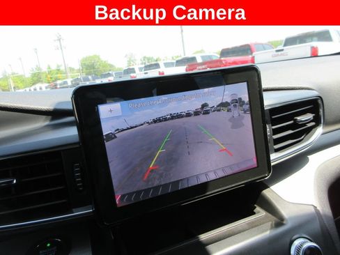 Used 2020 Ford Explorer XLT w/ Equipment Group 202A AWD/4WD image 15