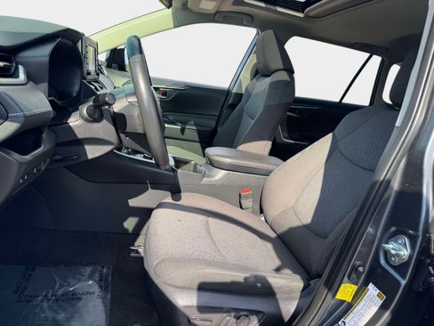 Certified 2022 Toyota RAV4 XLE w/ Convenience Package AWD/4WD image 14
