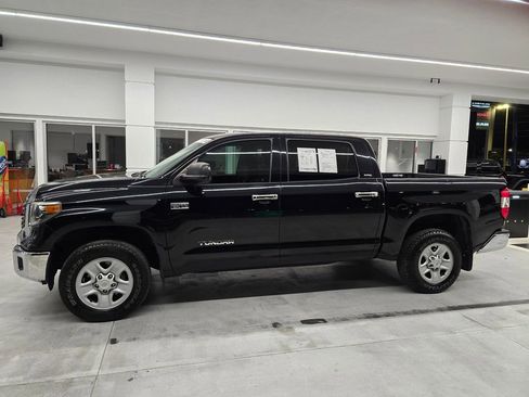 Used 2018 Toyota Tundra SR5 w/ SR5 Upgrade Package image 3