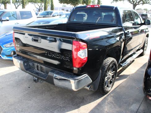 Used 2014 Toyota Tundra SR5 w/ SR5 Upgrade Package AWD/4WD image 11