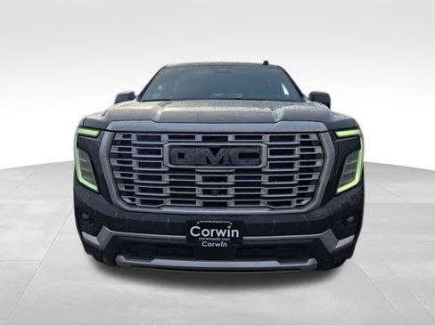 Used 2025 GMC Yukon XL Denali w/ Denali Reserve Package image 4