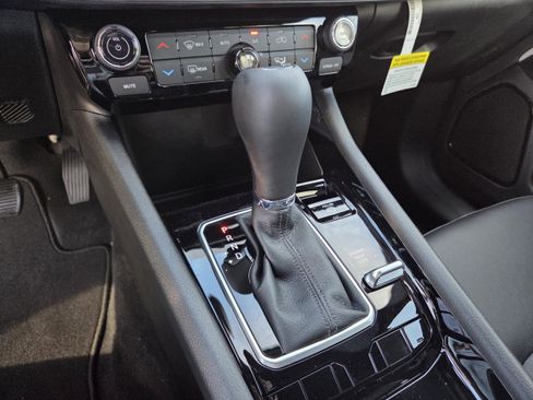 New 2026 Jeep Compass Limited image 10