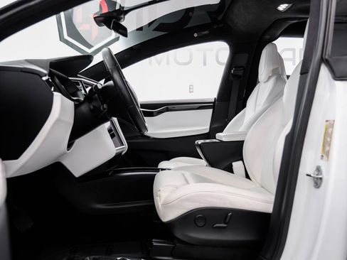 Used 2017 Tesla Model X 75D AWD/4WD image 4