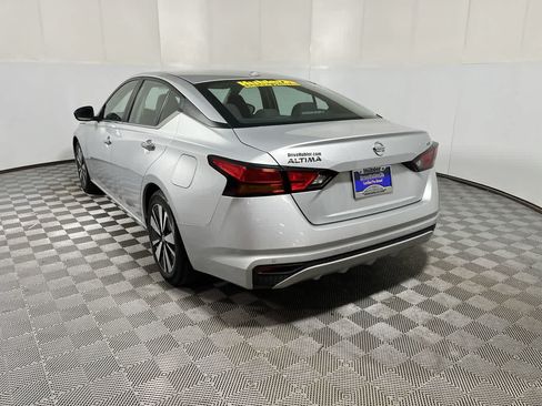 Used 2022 Nissan Altima 2.5 SV FWD image 6