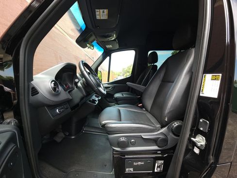 Used 2023 Mercedes-Benz Sprinter 2500 image 7