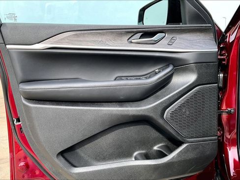 New 2025 Jeep Grand Cherokee L Limited AWD/4WD image 10