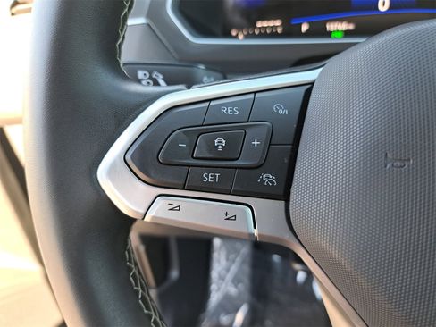 Certified 2023 Volkswagen Tiguan SE image 18