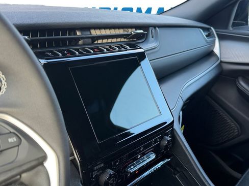New 2025 Jeep Grand Cherokee Altitude image 22