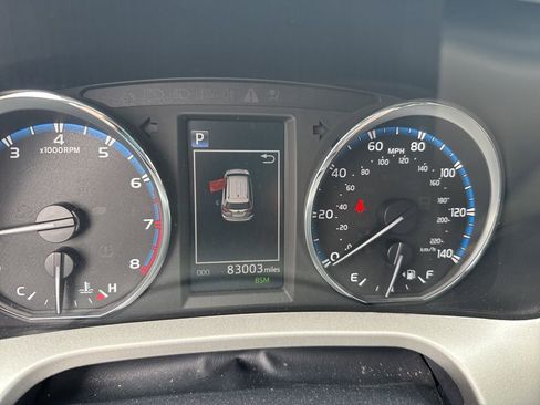 Used 2016 Toyota RAV4 Limited image 15