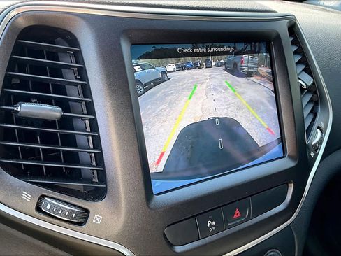 Used 2020 Jeep Cherokee Trailhawk w/ Cold Weather Group image 27