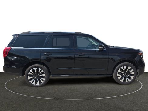 Used 2025 Ford Expedition Platinum w/ Driver's Package AWD/4WD image 7