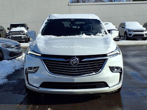 Used 2024 Buick Enclave Premium image 23