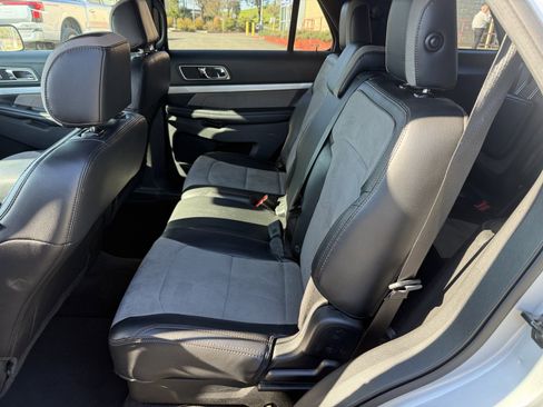 Used 2017 Ford Explorer XLT w/ Equipment Group 202A image 12
