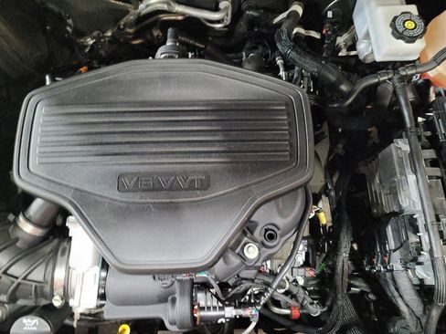 Used 2021 GMC Acadia SLE w/ Driver Convenience Package FWD image 30