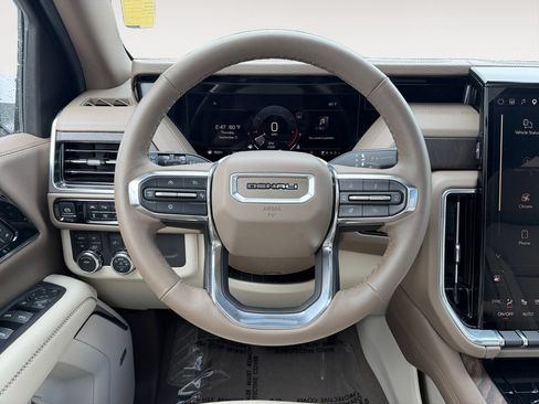 Used 2025 GMC Yukon Denali w/ Sun & Power Step Package AWD/4WD image 13