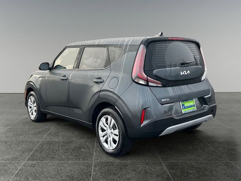 Used 2025 Kia Soul LX image 5
