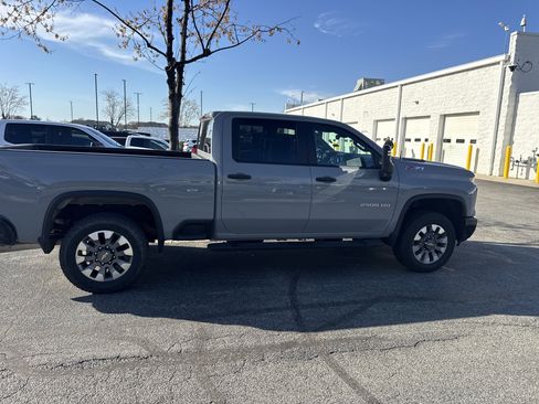 Used 2025 Chevrolet Silverado 2500 Custom w/ Custom Value Package image 11