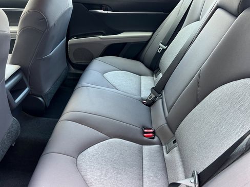 Used 2021 Toyota Camry LE image 12