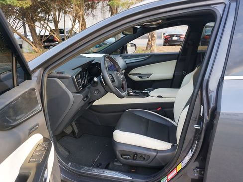 Used 2024 Lexus NX 250 FWD image 2