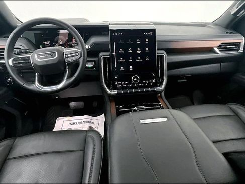 Used 2025 GMC Yukon Denali image 21