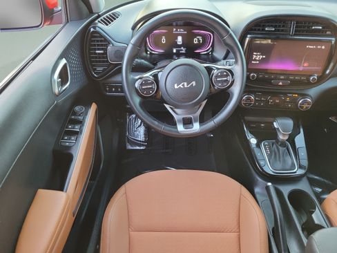 Certified 2024 Kia Soul EX w/ Option Group 015 FWD image 9