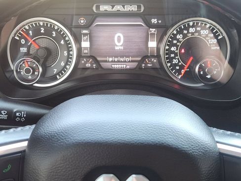 Used 2020 RAM 1500 Laramie w/ Sport Appearance Package AWD/4WD image 17