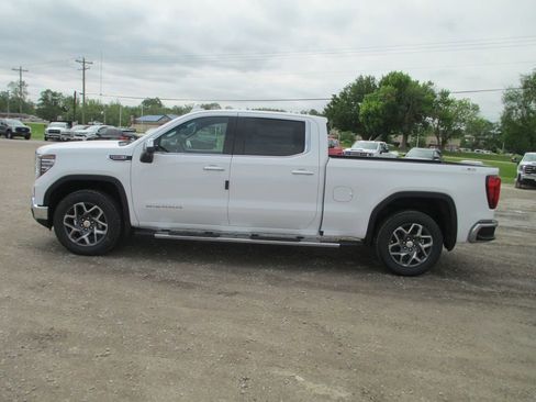 New 2026 GMC Sierra 1500 SLT AWD/4WD image 9