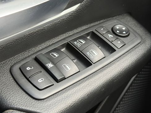 Used 2021 RAM 1500 Lone Star image 25