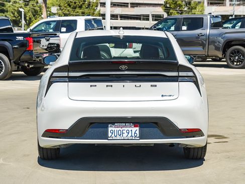 Used 2025 Toyota Prius Plug-In Hybrid FWD image 6