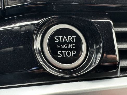 Used 2024 Nissan Pathfinder SL image 19