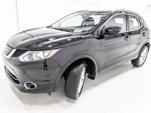 Used 2018 Nissan Rogue Sport SV w/ SV All-Weather Package FWD image 2