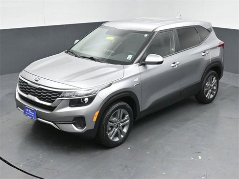 Used 2021 Kia Seltos LX image 46