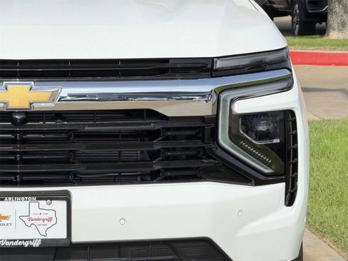 New 2026 Chevrolet Suburban LS image 8