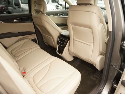 Used 2016 Lincoln MKX Reserve w/ Technology Package FWD image 15