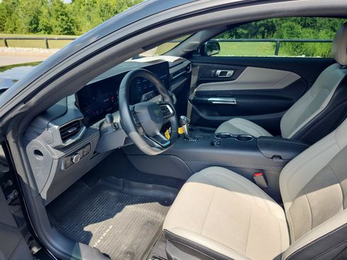 Used 2024 Ford Mustang GT Premium RWD image 10