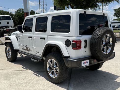 Used 2020 Jeep Wrangler Unlimited Sahara AWD/4WD image 7