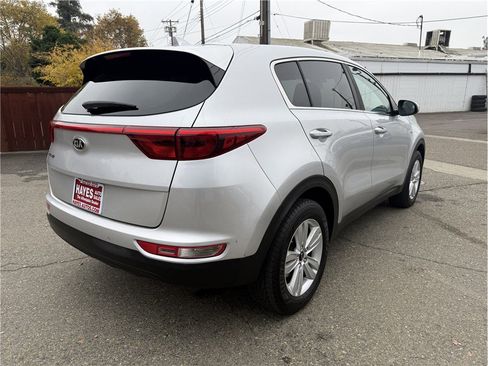 Used 2018 Kia Sportage LX image 7