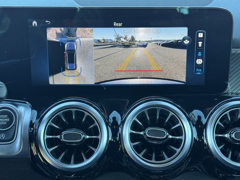 Certified 2025 Mercedes-Benz GLB 35 AMG 4MATIC image 30