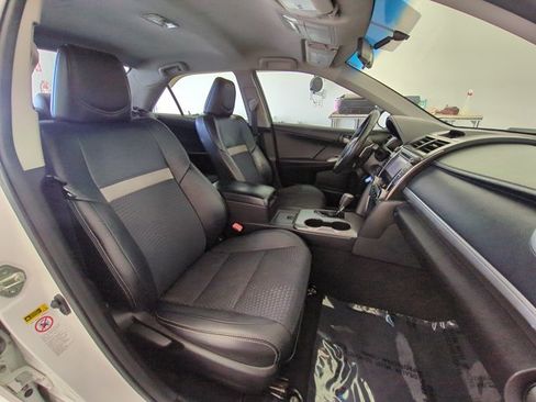 Used 2014 Toyota Camry SE FWD image 22