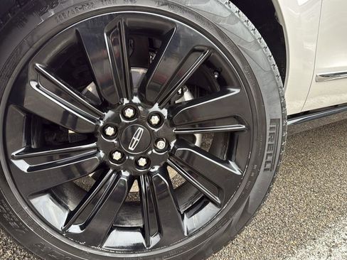 Used 2024 Lincoln Navigator L Reserve image 9