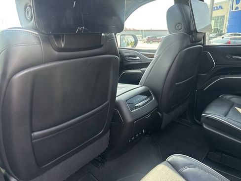 Used 2024 Cadillac Escalade ESV Premium Luxury RWD image 25