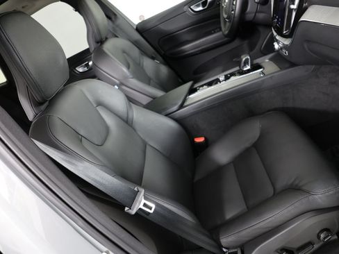 Used 2025 Volvo XC60 B5 Plus AWD/4WD image 40
