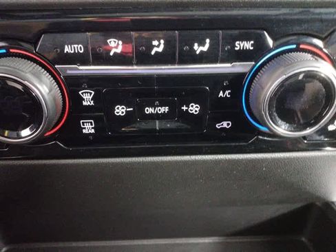 Used 2024 Chevrolet Silverado 1500 High Country w/ High Country Premium Package image 51