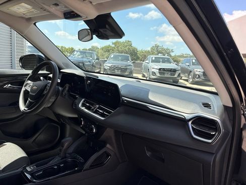 Used 2025 Chevrolet TrailBlazer LT FWD image 20